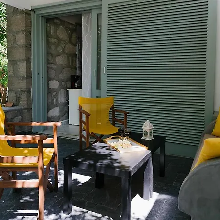 Alkithea Lägenhetshotell Adamantas (Milos)