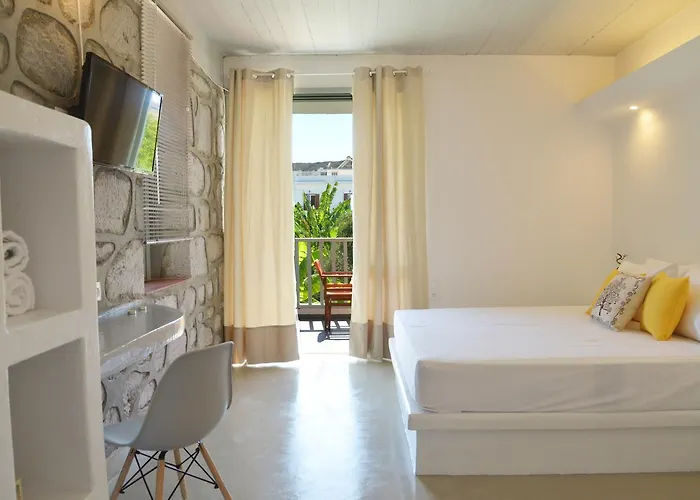 Alkithea 3* Adamantas (Milos)