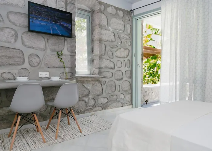 Alkithea Adamantas (Milos)